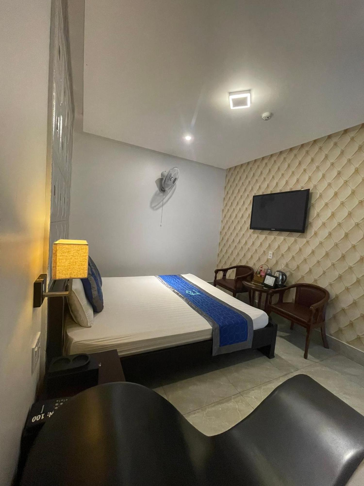 Phuc Hotel Cao Lãnh Buitenkant foto